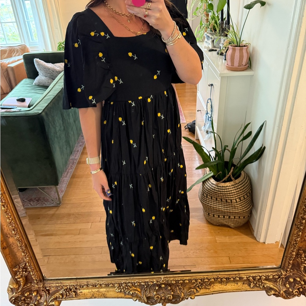 Chic Black Floral Maxi Dress - Picture 4 of 5